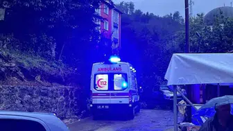 Giresun'da Sağanak Yağış Hayatı Felç Etti: Yollar Kapandı, Engelli Vatandaş Tahliye Edildi