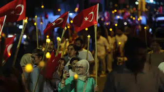 İzmit’te 30 Ağustos coşkusu: Fener alayıyla zafer yürüyüşü