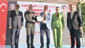 Esenyurt'ta emekliler ve öğrenciler için yeni buluşma noktaları: İskender Pala Kütüphanesi ve Derviş Emekli Evi törenle açıldı
