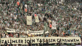 Bursaspor tribünlerinden Kızılyıldız'a Srebrenitsa yanıtı