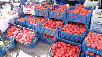 Erzincan pazarında kışlık telaş: Salçalık ürünlerde fiyatlar sabitlendi
