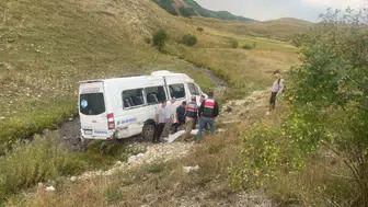 Erzurum-Rize yolunda minibüs dehşeti: Jandarma ekipleri sıkışan yolcular için seferber oldu