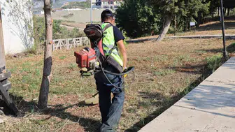 Hatay'da okul bahçeleri yeni eğitim dönemine belediye dokunuşuyla hazırlanıyor
