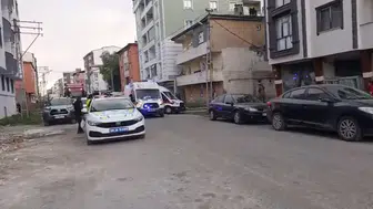Kars'ta sokak ortasında silahlı saldırı: Motosikletini bırakıp kaçtı