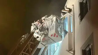 Çorum'da apartman dairesinde çıkan yangın paniği: 7 kişi itfaiye merdiveniyle kurtarıldı