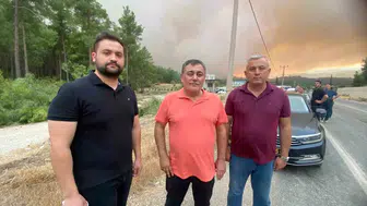 Aksu'da orman yangınıyla mücadele: Rüzgarın yön değiştirmesi ekipleri zorluyor