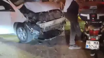Bursa'da gece yarısı feci kaza: Kırmızı ışık ihlali can aldı