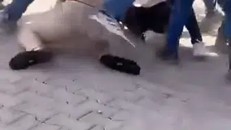 İnegöl'de şantiye alanında alacak kavgası: 20 kişilik gruptan 8 kişi yaralandı