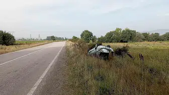 Yeşilyurt yolunda direksiyon hakimiyeti kaybedilen otomobil takla attı