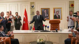 Üsküdar’da yeni dönem: Dündar Ziya Gültekin belediye yönetimini devraldı