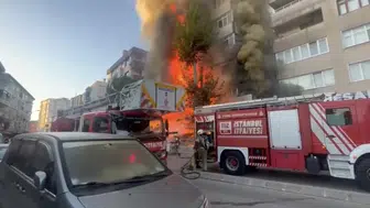Kartal'da sabah saatlerinde market yangını: Beş katlı binanın alt katı küle döndü