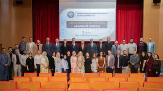 EBYÜ Eczacılık Fakültesi yeni dönem hedeflerini akademik kurulda masaya yatırdı