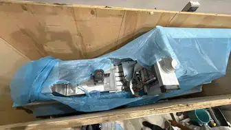 Plastik ambalaj dükkanına gizlenmiş uyuşturucu fabrikası: 100 bin hap ele geçirildi