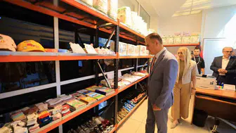 Muğla Eğitim ve Araştırma Hastanesi'nde ihtiyaç sahibi çocuklar için dayanışma mağazası açıldı