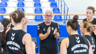 Manavgat Belediyespor voleybolda yeni sezon provasını Mega Spor karşısında yaptı