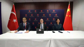 Bakan Işıkhan'dan Şanghay'da Dijital Dönüşüm Mesajı: Yapay Zeka İnsanın Rakibi Değil Destekçisidir