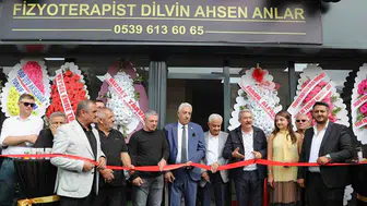 Van'da sağlıkta yeni dönem: Fizyoterapist Dilvin Ahsen Anlar kendi kliniğini açtı