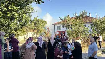 Bolu'da bahçedeki ot yangını kontrolden çıktı: 3 ev ve odunluk küle döndü