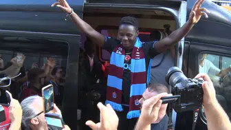Trabzonspor’un yeni golcüsü Franculino Dju şehre ayak bastı