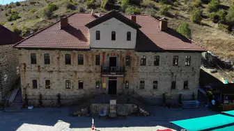 Gümüşhane'nin asırlık lezzeti kuşburnu çorbası tarihi konaklarda yeniden hayat buluyor