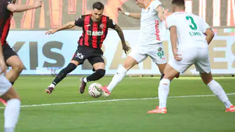 Çorum Şehir Stadyumu'nda kilitlenen düğüm: Çorum FK ile Alanyaspor ilk yarıda gol sesi çıkaramadı