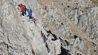 Erzincan Kemaliye'deki 517 basamaklı demir yol dünya sporcularının yeni adresi oldu
