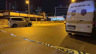 Esenyurt'ta korsan taksi denetimi kanlı bitti: Sürücü önce polisi vurdu sonra intihara kalkıştı