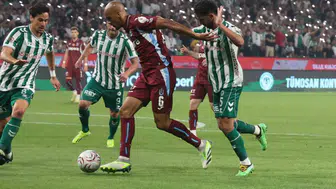 Konyaspor Trabzonspor karşısında erken gelen golle soyunma odasına avantajlı girdi