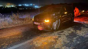 Çan'da gece vakti traktör kazası: Saman balyaları yola saçıldı