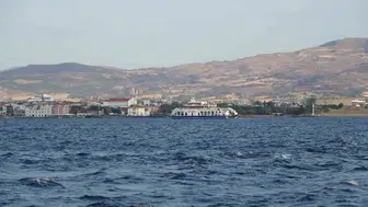 Kuzey Ege'de fırtına engeli: Gökçeada feribot seferlerinde iptal kararı