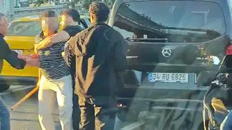 TEM Otoyolu'nda kaza sonrası şiddet: Sürücüler sopalarla birbirine girdi