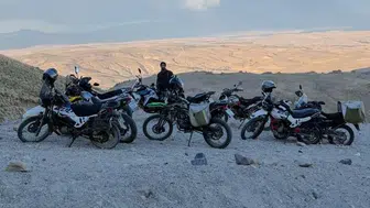Adilcevazlı motorcuların Süphan Dağı zirvesindeki bayrak gururu