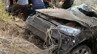 Yedisu'da kontrolden çıkan araç dereye yuvarlandı: 1 can kaybı