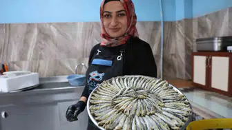 Elazığ'da önyargıları yıkan başarı: Şehrin tek kadın balık ustası siparişlere yetişemiyor