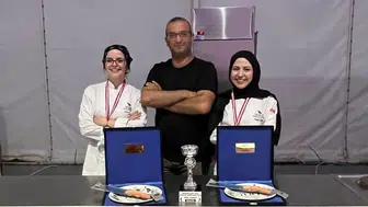 Düzceli gastronomi öğrencileri Bursa'da gümüş madalya ile kürsüye çıktı