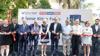 İzmir'de Edebiyat Şöleni Başladı: Kültürpark 500 Etkinlikle Kitapseverleri Ağırlıyor