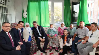 Amasya'da üç engelli evladına adanmış bir ömür: Vali Bakan'dan aileye ziyaret