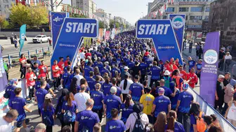 Kayseri'de dev maraton: 22 ülkeden 10 bin sporcu tam maraton hedefiyle koştu