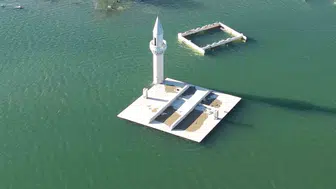 Karakurt Barajı'nda sular çekilince eski köyün hüzünlü hatıraları gün yüzüne çıktı