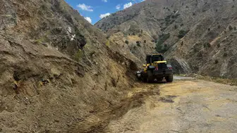 Çelikhan'da köy yolları daha güvenli hale getiriliyor