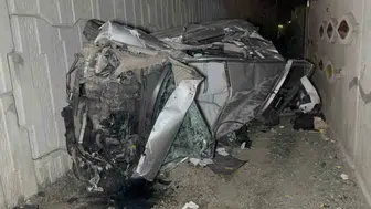 Samsun'da gece yarısı dehşeti: Kamyonete çarpan otomobil tramvay yolunda hurdaya döndü