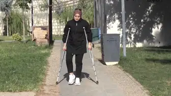 Basit bir diz ağrısıyla başladı: 10 yılda 10 ameliyat geçiren Bahar Ulu şimdi yeniden yürümeyi bekliyor