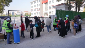 Tepebaşı’nda Okul Öğrencilerine Ücretsiz Beslenme Desteği Sürüyor