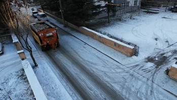 Tepebaşı’nda Buzlanmaya Karşı Yoğun Kış Mesaisi