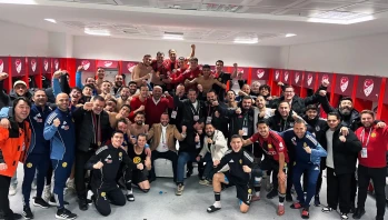 💥 Türk Futbolunun İki Çınarı  30 BİN KİŞİLİK DESTEK MUCİZESİ: