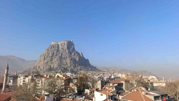 Afyonkarahisar’da Hafta Sonu Yağış Bekleniyor, Soğuk Etkisini Azaltıyor