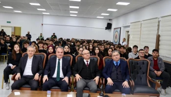 Fen Lisesi öğrencileri kariyer günlerinde geleceğini konuştu