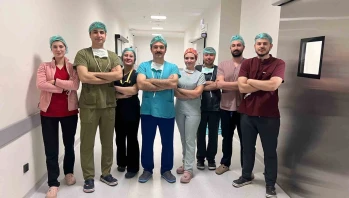 Kütahya’da Bir İlk: Ses Teli Felcine ‘Uyanık Ameliyat’ Yöntemiyle Çözüm