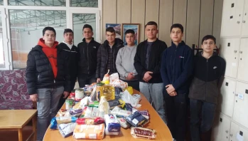 Biriktirdiğin değil, paylaştığın senindir: Turgutreis Lisesi'nden Ramazan Kolisi Yardımı