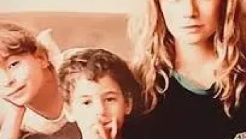 Itır Esen Oğlu Kimdir?